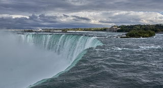 Niagara Falls    <em>(chute canadienne)</em>   |   7  /  11    |